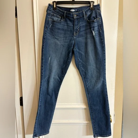 Jeans 3 for $20! Women’s Old Navy Distressed Curvy Skinny Jeans - Picture 7 of 7